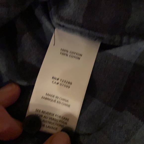 NWT Travis Mathew button down shirt sz L - Picture 3 of 3